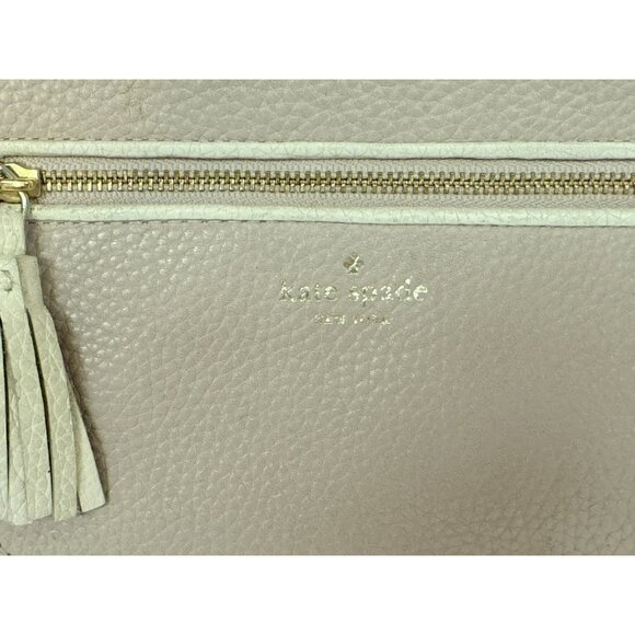 Kate Spade New York Pebbled Leather Chester Street Tinie Wristlet Cement & Cream - Picture 2 of 6